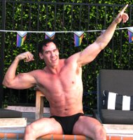 muscle_jake_pool_020